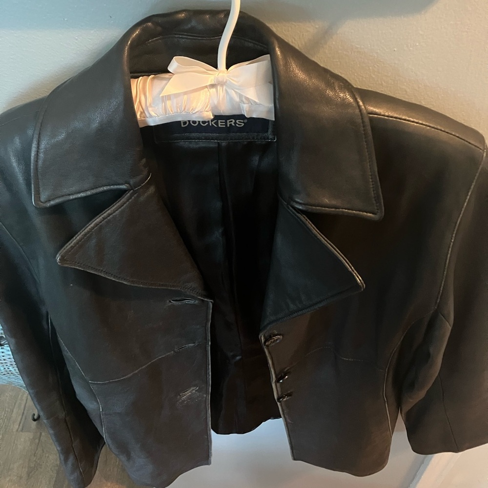 Dockers Leather Jacket! Great shape, petite size small, 100% Leather